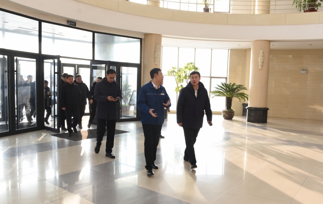 樺甸市市長修立宇蒞臨集團公司現(xiàn)場辦公
